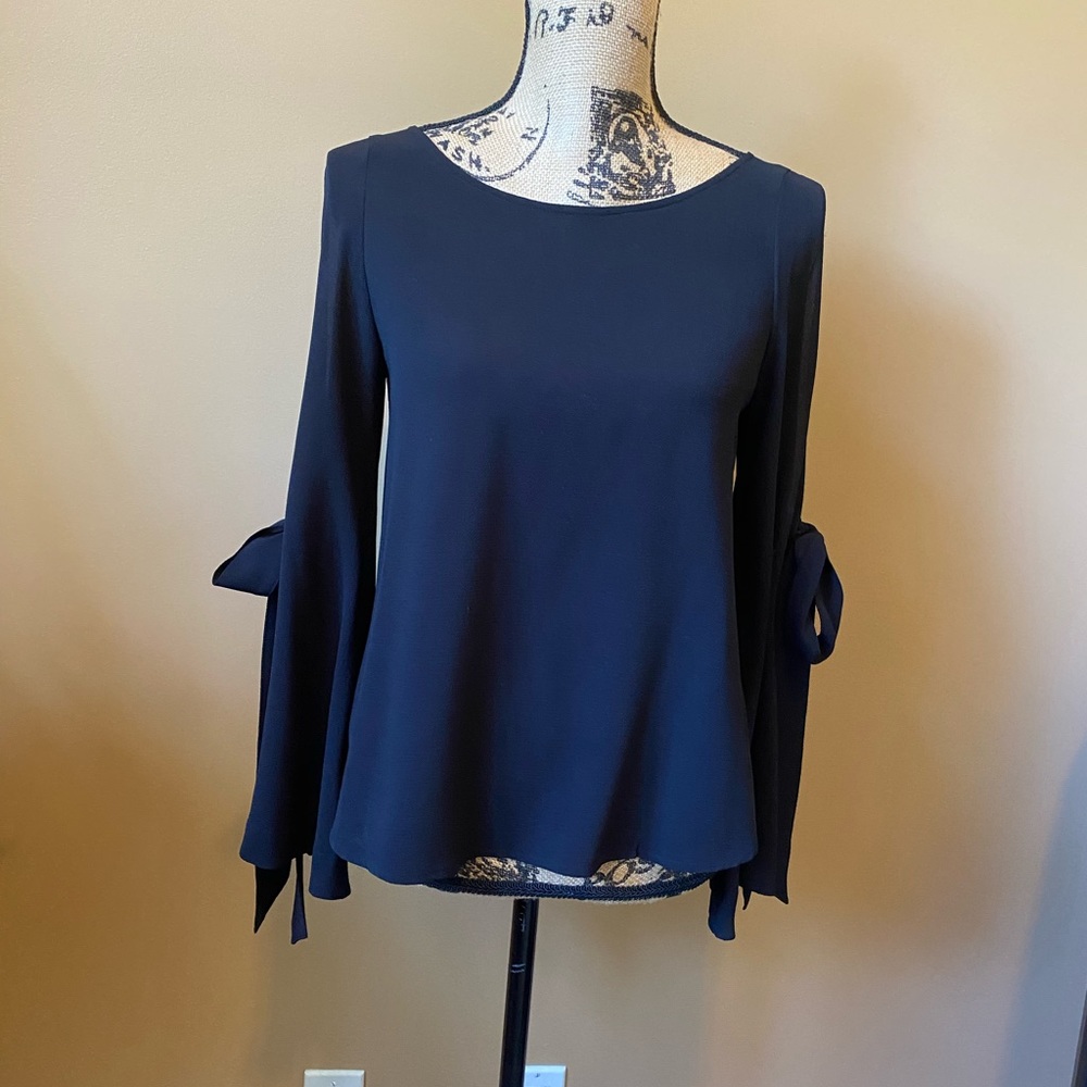 BP Split Bell Sleeve Tie Top in Black. Sz Xsmall